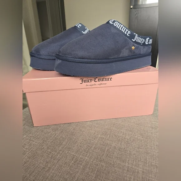 Juicy Couture Navy Suede Platform Slip-On Sneakers - Picture 4 of 9